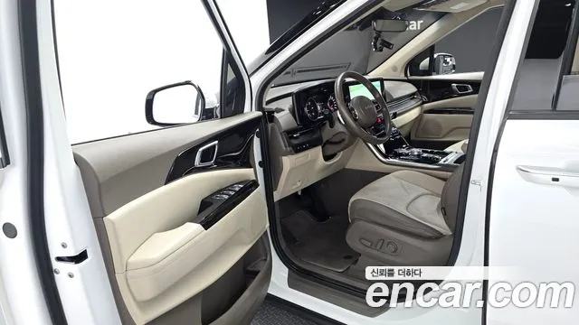 Kia Carnival Generation 4 — Фото автомобиля 10