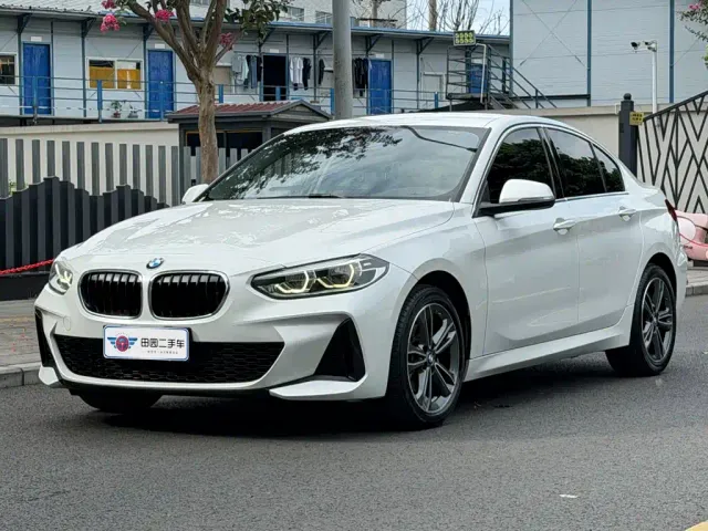 Фотография автомобиля — BMW 1 Series