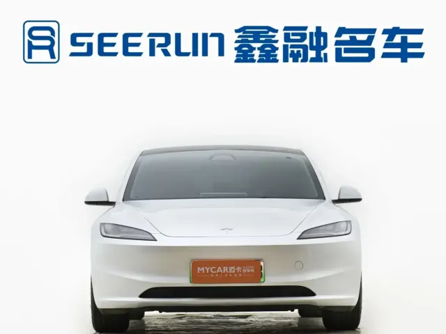 Tesla Model 3 — Фото автомобиля 2
