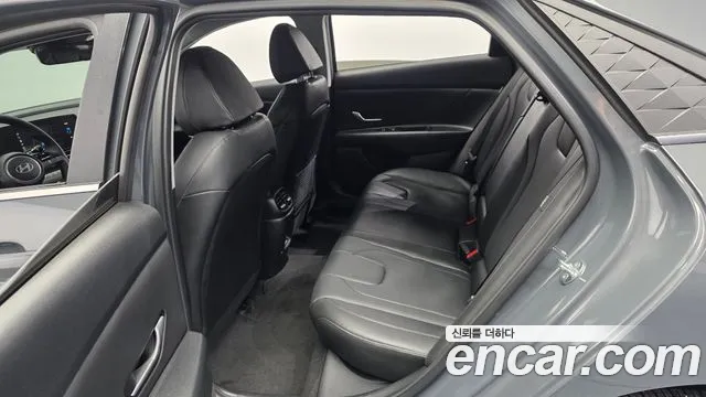 Hyundai Avante CN7 — Фото автомобиля 16