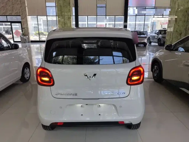Wuling Motors Hongguang MINIEV 2025 4-Door Advanced — Фото автомобиля 5