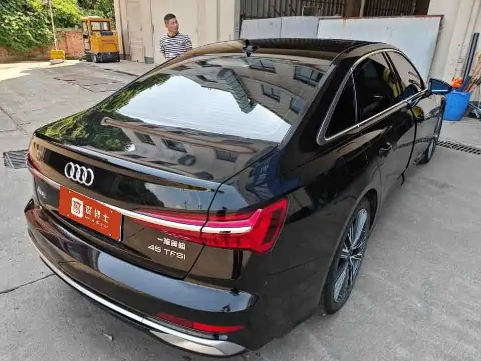 Audi Audi A6L 2023 Facelift 45 TFSI Premium Dynamic — Фото автомобиля 5