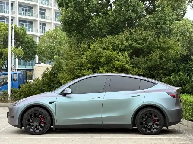 Tesla Model Y — Фото автомобиля 3
