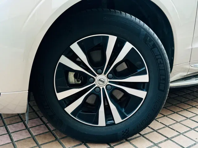 Volvo XC60 — Фото автомобиля 16