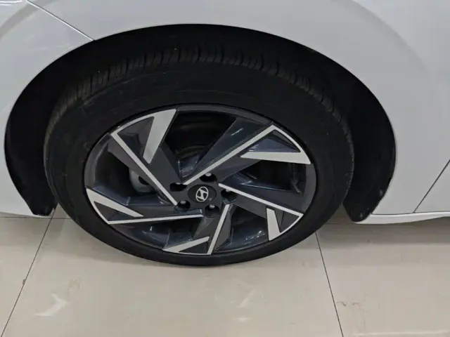 Hyundai Elantra — Фото автомобиля 22