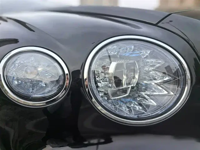 Bentley Flying Spur — Фото автомобиля 9