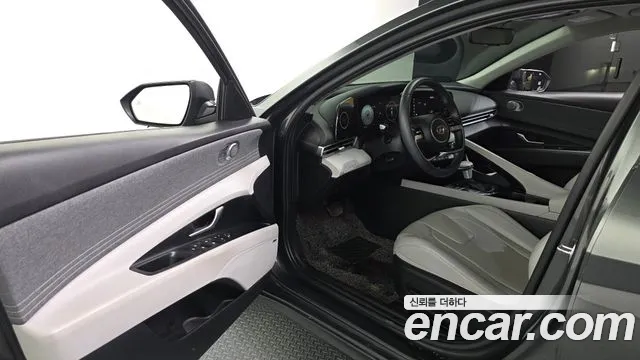 Hyundai AVANTE Avante (CN7) — Фото автомобиля 10