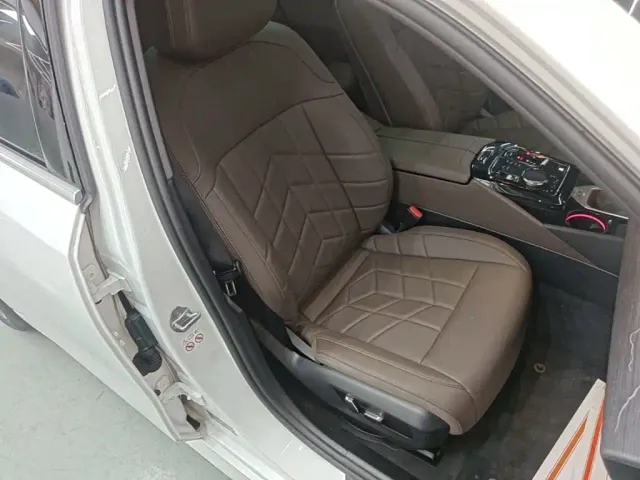 BMW 5 Series — Фото автомобиля 24