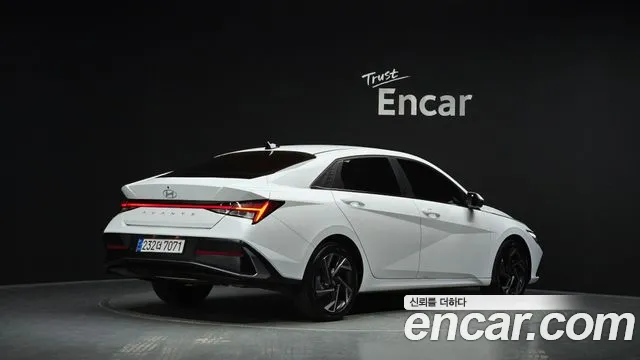 Hyundai Avante CN7 — Фото автомобиля 2