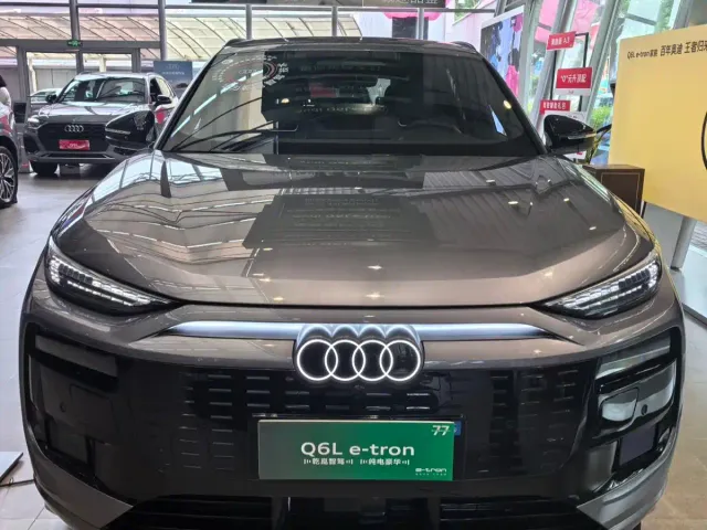 Audi Q6L e-tron — Фото автомобиля 8