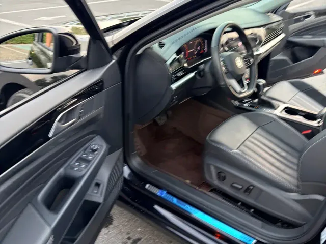 Volkswagen Passat — Фото автомобиля 14