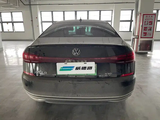 Volkswagen Passat — Фото автомобиля 5