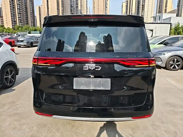 BYD Xia — Фото автомобиля 3