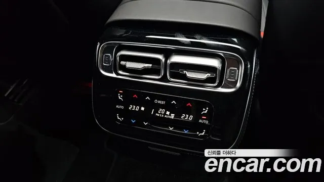 Mercedes-Benz S-Class — Фото автомобиля 26