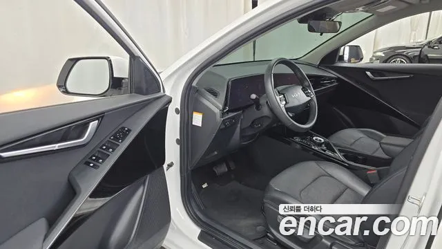 Kia Niro Niro (New) — Фото автомобиля 10