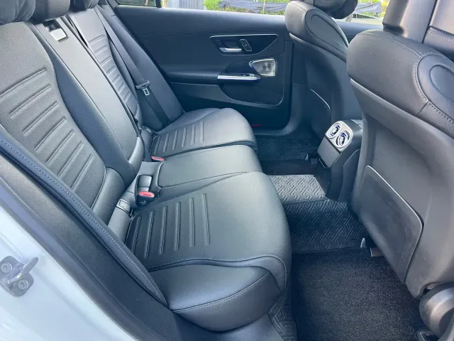 Mercedes-Benz C-Class — Фото автомобиля 11