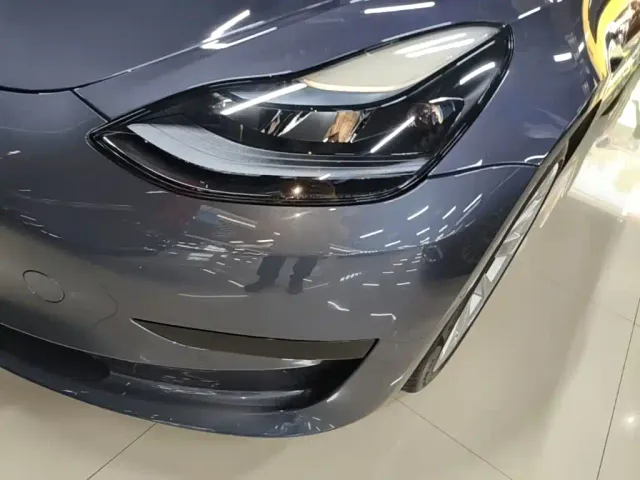 Tesla Model 3 — Фото автомобиля 23