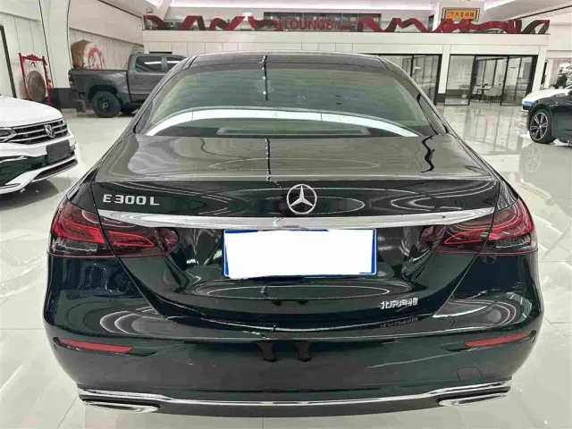 Mercedes-Benz E-Class — Фото автомобиля 22