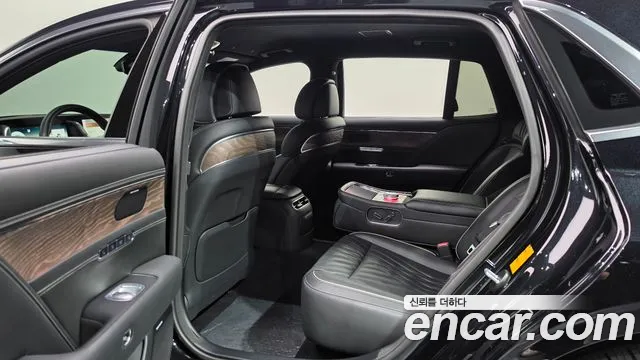 Genesis G90 Бензин 3.5 турбо AWD — Фото автомобиля 10