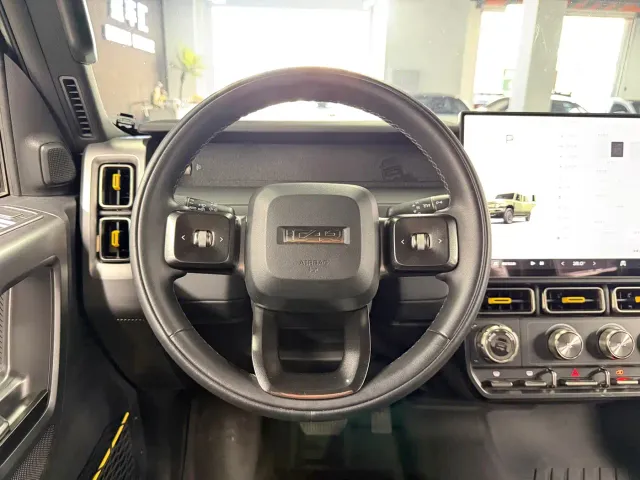 iCAR V23 — Фото автомобиля 8