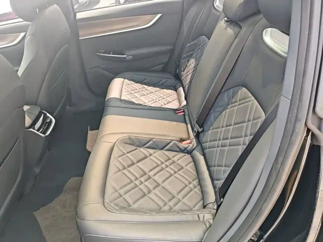 Changan Qiyuan A07 — Фото автомобиля 12