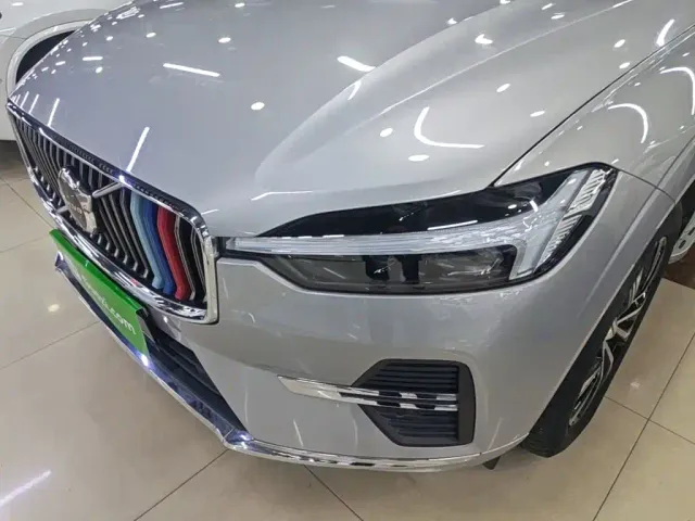 Volvo XC60 — Фото автомобиля 23
