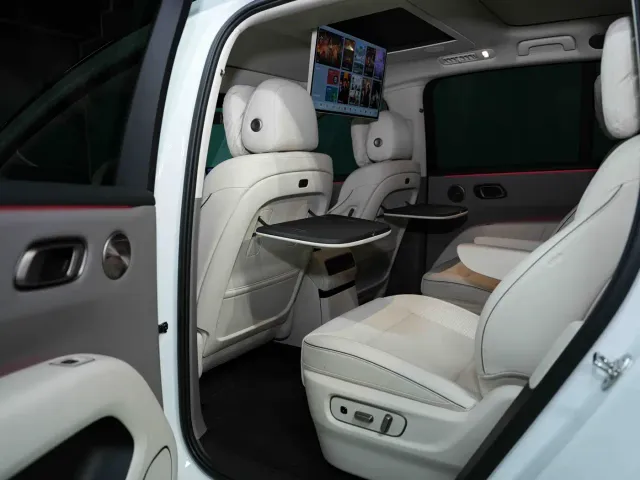 Li Auto i8 — Фото автомобиля 7