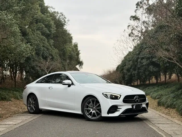 Mercedes-Benz E-Class — Фото автомобиля 5