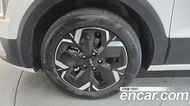 Kia Niro — Фото автомобиля 5
