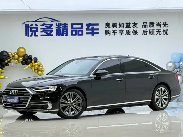 Фотография автомобиля — Audi A8