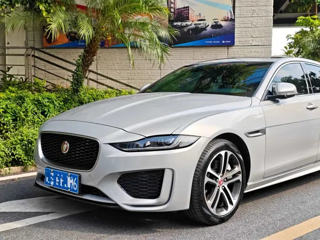 Jaguar XEL — Фото автомобиля 11