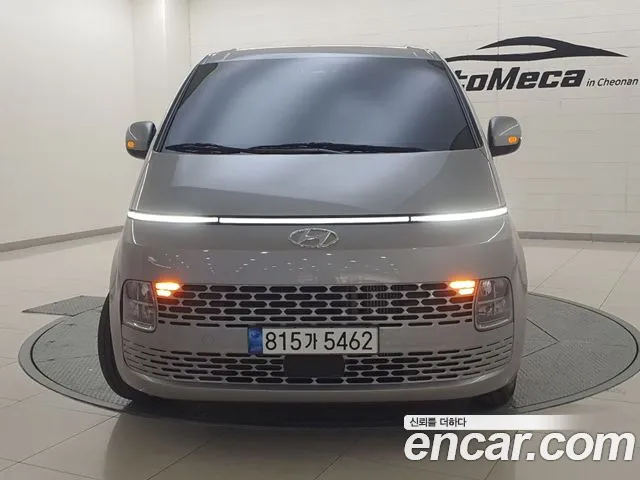 Фотография автомобиля — Hyundai Staria