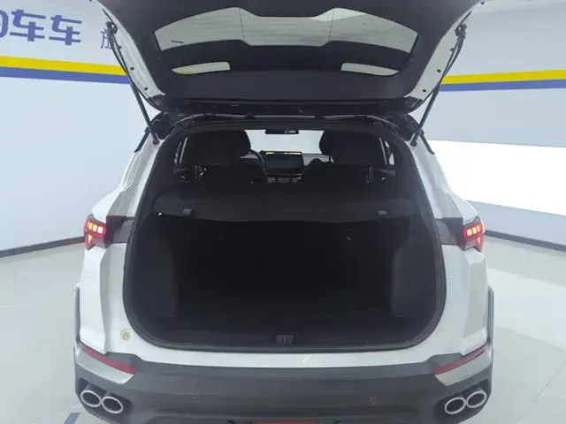 Geely Binyue — Фото автомобиля 4