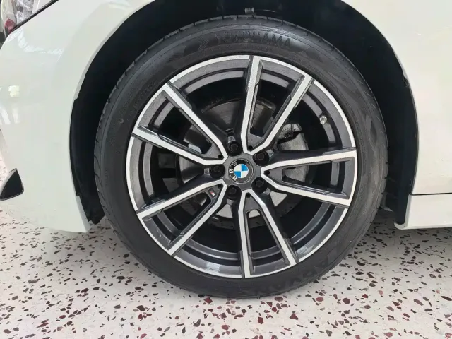 BMW 3 Series — Фото автомобиля 24
