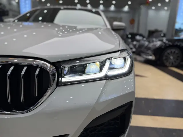 BMW 5 Series — Фото автомобиля 22
