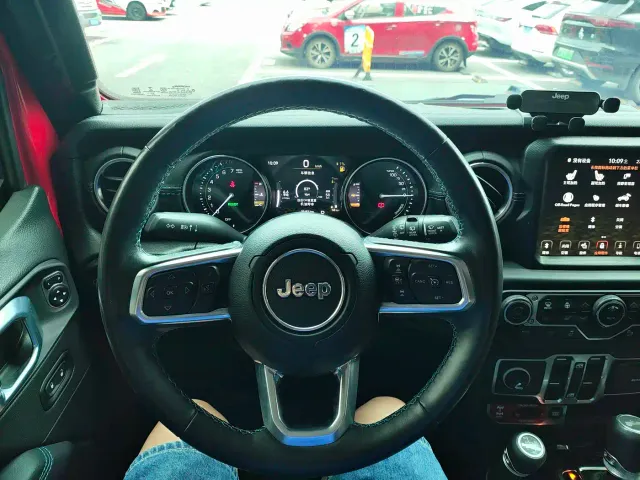 Jeep Wrangler 4xe — Фото автомобиля 12