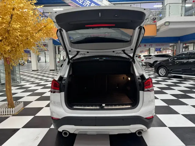 BMW X1 — Фото автомобиля 10