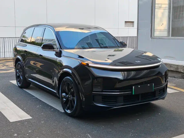 Li Auto L8 — Фото автомобиля 3