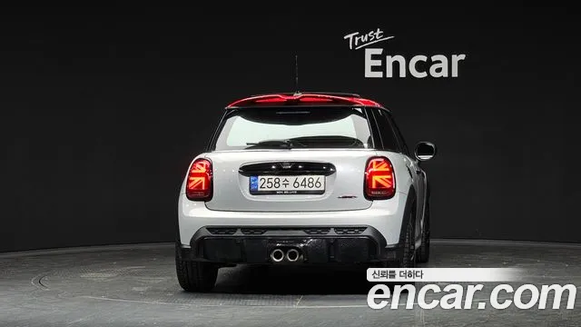 Mini Cooper — Фото автомобиля 4
