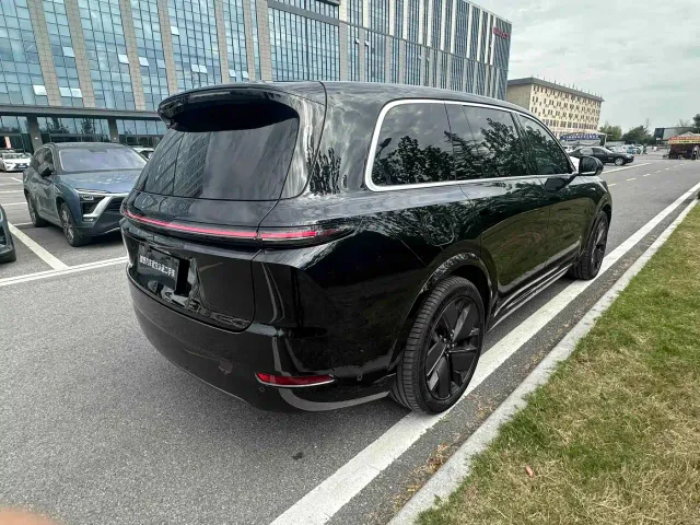 Li Auto L9 — Фото автомобиля 8