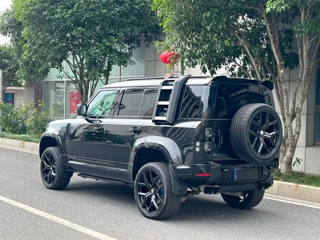 Land Rover Defender — Фото автомобиля 3