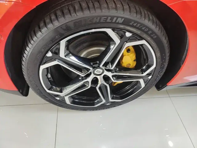 Xiaomi SU7 — Фото автомобиля 22