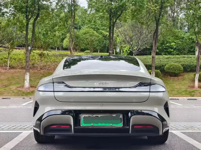 Xiaomi SU7 — Фото автомобиля 8