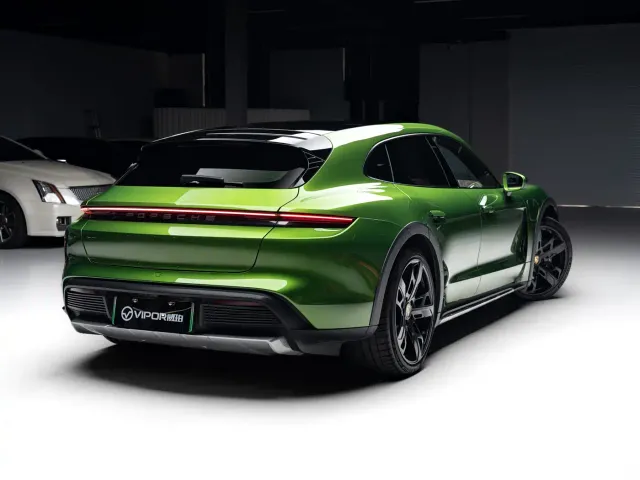 Porsche Taycan — Фото автомобиля 3