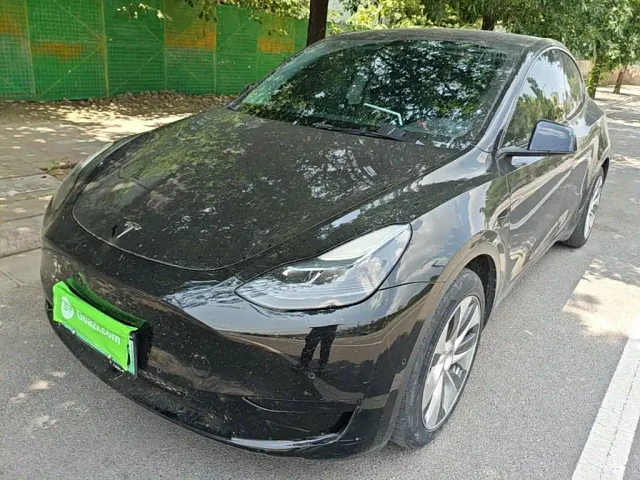 Фотография автомобиля — Tesla Model Y