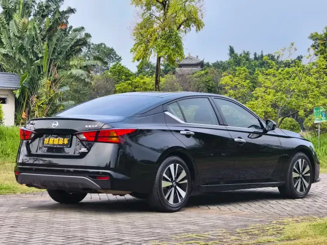 Nissan Teana — Фото автомобиля 13