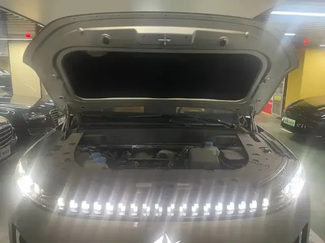 Dongfeng Yipai eπ008 2025 210Ultra Range Extender 5-Seater — Фото автомобиля 11
