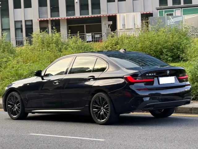 BMW 3 Series — Фото автомобиля 3