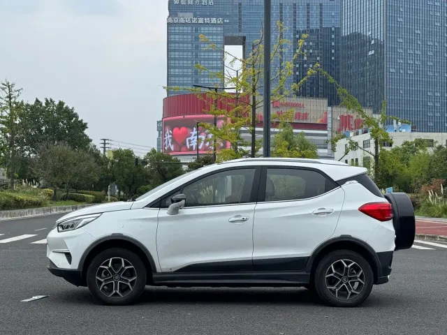BYD Yuan Pro — Фото автомобиля 13