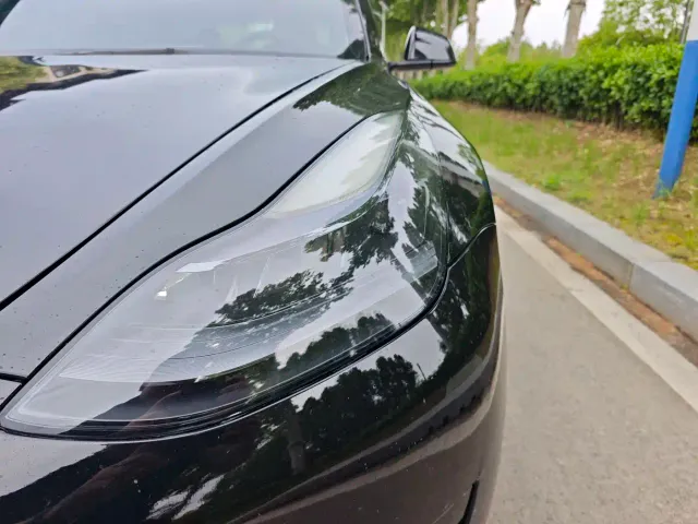 Tesla Model 3 — Фото автомобиля 13